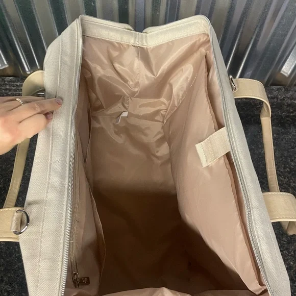 NWT Beis Weekender Bag - Picture 3 of 9